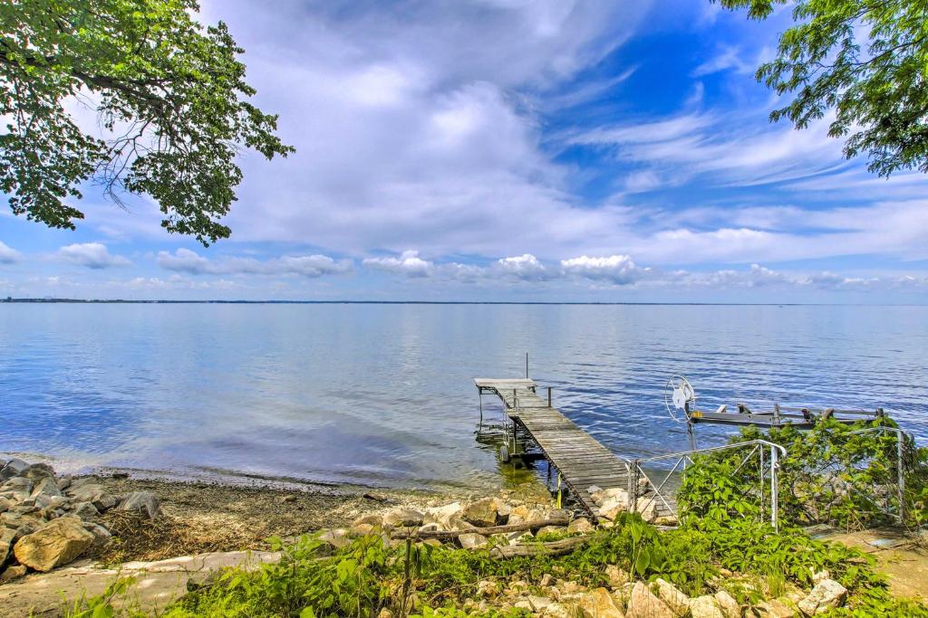 Photo of Spacious Waterfront Retreat Near UW-Green Bay in Green Bay, WI