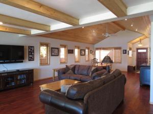 Photo #5 of Smith Lakefront Hideaway in Big Bear Lake, CA