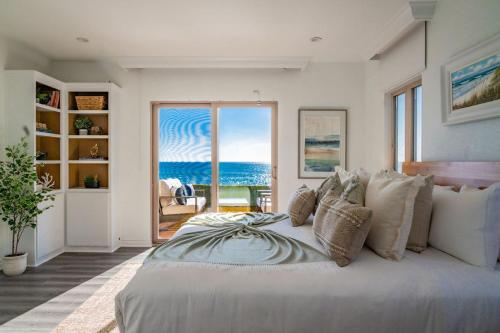Photo #2 of Oceanfront Townhome with Breathtaking Views in San Diego, CA