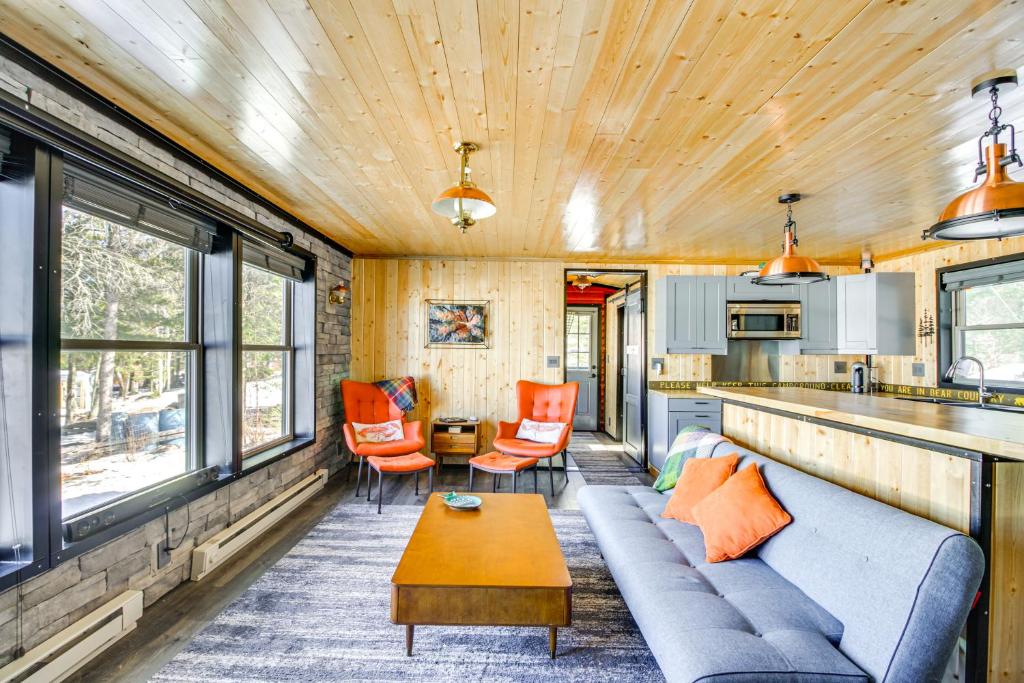 Photo of Lakefront Cabin on Lake Vermilion Dock, Boat Lift in Tower, MN