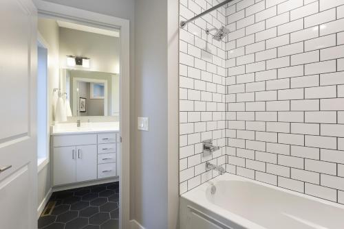 Photo #3 of Lakefront Luxury in Mound, MN