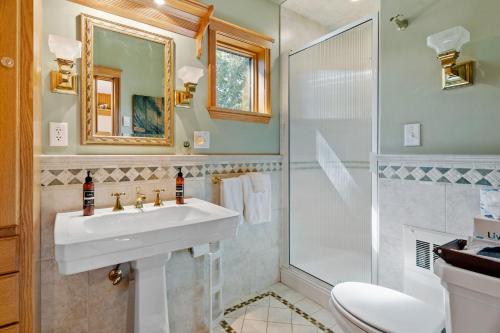 Photo #3 of Villa de Lago in Minneapolis, MN