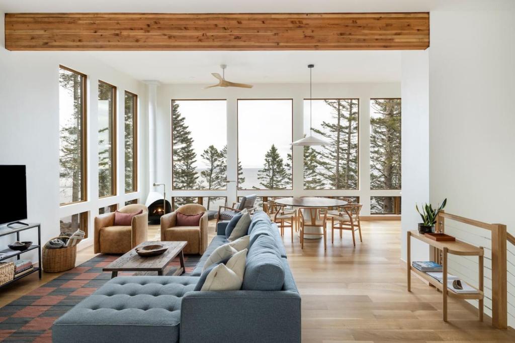 Photo of Tallens Stuga Luxury Cabin of the Pines in Lutsen, MN