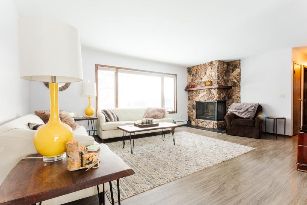 Photo of Relaxing Lake Haven House - Close to EVERYTHING! in Anchorage, AK