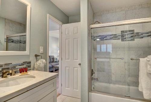 Photo #3 of 307B Steps from the sand! Freshly Decorated with Harbor Views in Oceanside, CA