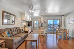 Photo #5 of 307B Steps from the sand! Freshly Decorated with Harbor Views in Oceanside, CA