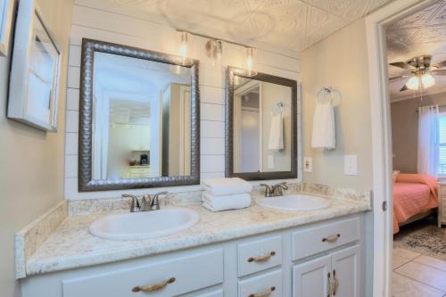 Photo #3 of Edgewater 33 in Gulf Shores, AL