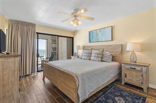 Photo #2 of Edgewater 31 in Gulf Shores, AL