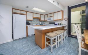 Photo #4 of Phoenix VII 7417 condo in Orange Beach, AL