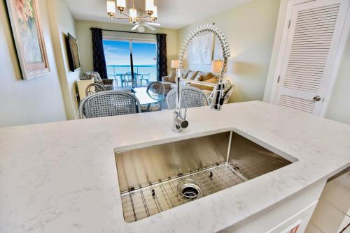 Photo #3 of Caribbean 703 in Gulf Shores, AL