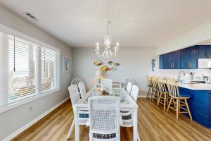 Photo #4 of Beau's in Holden Beach, NC