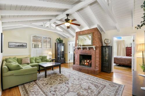 Photo #2 of 821 West Bay Avenue in Newport Beach, CA