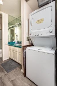 Photo #4 of 3 Bedroom! - Complex is on the beach with huge pool in Oceanside, CA