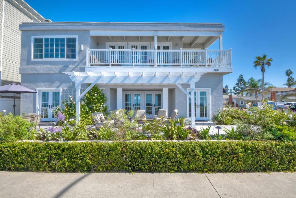 Photo #1 of Juniper Beach Entire Home - Sleeps 18 - Oceanfront in Carlsbad, CA