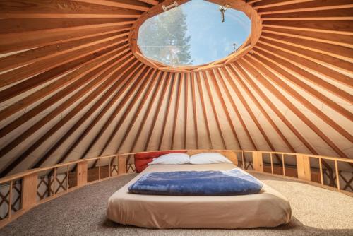 Photo #2 of Strawhouse Resorts in Junction City, CA