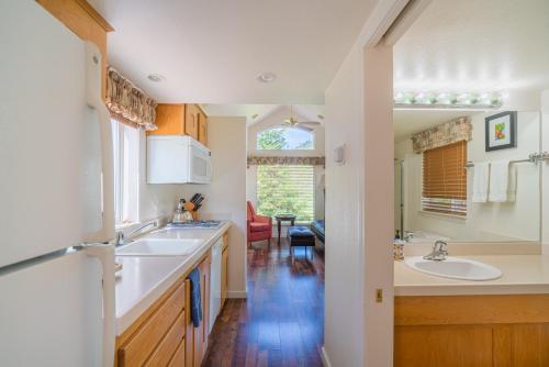 Photo #3 of Strawhouse Resorts in Junction City, CA
