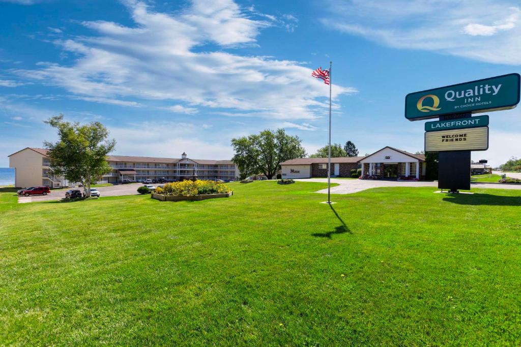 Photo of Quality Inn Lakefront in St Ignace, MI