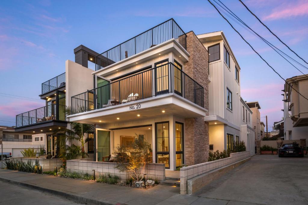 Photo #1 of Beach Paradise - Stunning 3-Story in Long Beach in Long Beach, CA