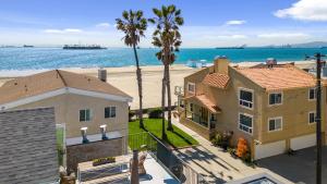 Photo #5 of Beach Paradise - Stunning 3-Story in Long Beach in Long Beach, CA