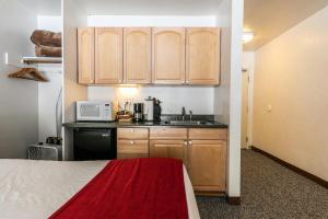 Photo #5 of Modern Studio w/Balcony #211 at Donner Lake Village in Truckee, CA