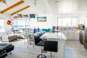 Photo #5 of 120-Oceanfront Penthouse 5 in San Diego, CA