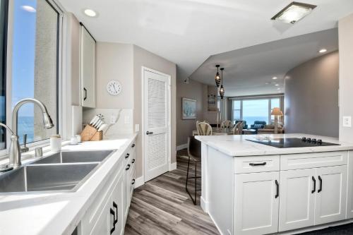 Photo #3 of 3BR Oceanview, Gated Community & Parking, Elevator in Oceanside, CA