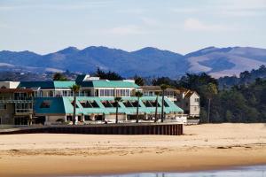 Photo #6 of SeaVenture Beach Hotel in Pismo Beach, CA