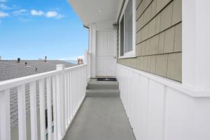 Photo #6 of 4805 Seashore Dr B in Newport Beach, CA