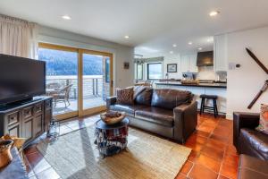 Photo #5 of Lake Front Family Home at Donner in Truckee, CA