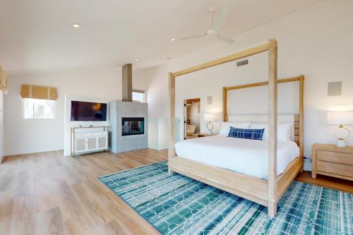Photo #2 of Neptune Sunset Shores in Encinitas, CA