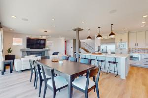 Photo #4 of Neptune Sunset Shores in Encinitas, CA