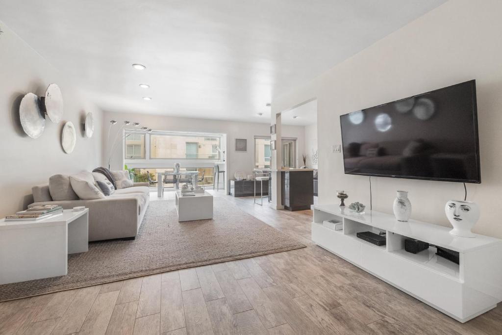 Photo #1 of Beachfront Oasis in San Diego, CA