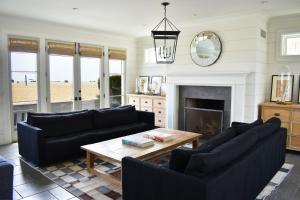 Photo #5 of 1028 W Oceanfront in Newport Beach, CA