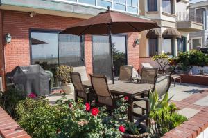 Photo #4 of 5911 Seashore Dr in Newport Beach, CA