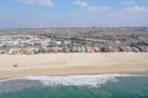 Photo #5 of 5911 Seashore Dr in Newport Beach, CA