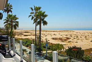 Photo #6 of 1023 E Balboa B in Newport Beach, CA