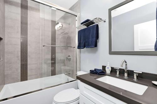 Photo #3 of 308 35th Street, Unit A (Lower) in Queens, NY