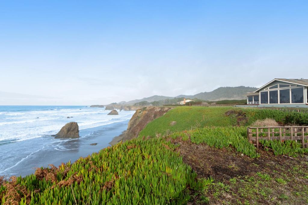 Photo #1 of Misty Rose in Fort Bragg, CA