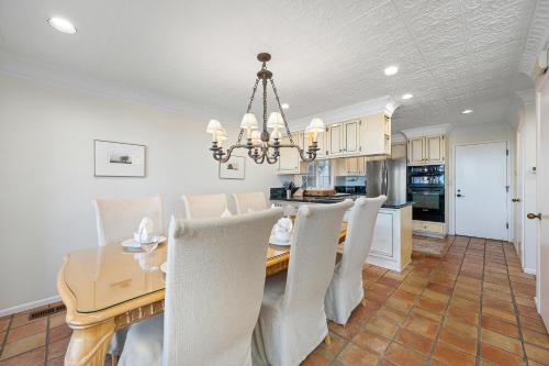 Photo #3 of 107 G St in Newport Beach, CA