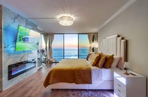 Photo #4 of Panoramic Ocean Views Beach & Boardwalk Access in San Diego, CA