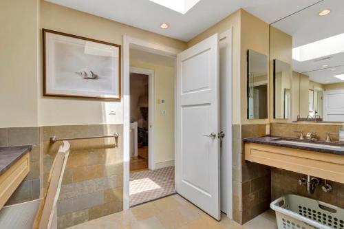 Photo #3 of Ocean drive 26 in Rehoboth Beach, DE
