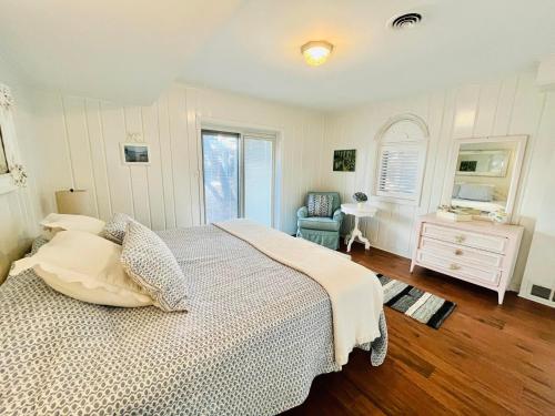 Photo #2 of Ocean drive 8 in Rehoboth Beach, DE