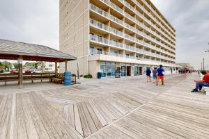 Photo #6 of Rehoboth Beach --- Star of the Sea #604 in Rehoboth Beach, DE