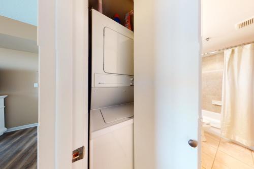 Photo #3 of Sea Colony --- 202 Georgetowne House in Bethany Beach, DE