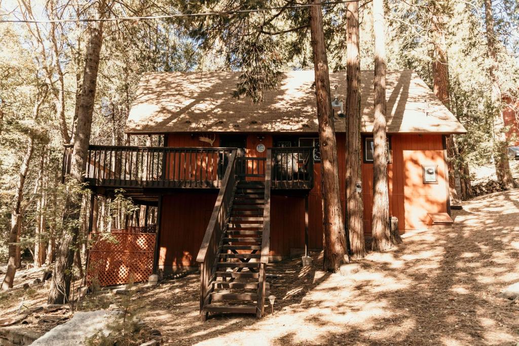 Photo of Cozy Sequoia Forest Cabin near Lake Isabella in Kernville, CA