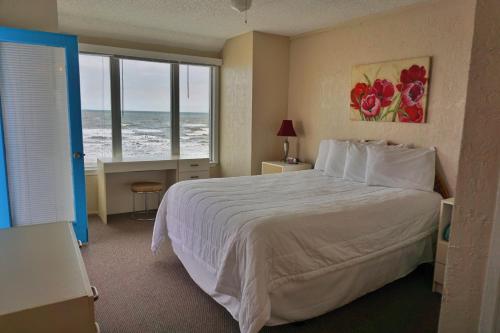Photo #2 of Four Seasons on the Gulf in Galveston, TX