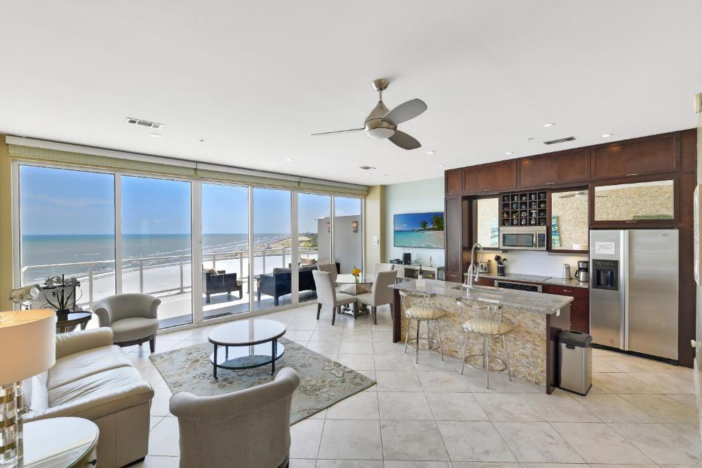 Photo #1 of Diamond Beach Penthouse 5PH3 in Galveston, TX