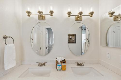 Photo #3 of Cozy 3 Bedroom Family Beach Home in Galveston in Galveston, TX