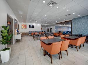Photo #4 of Holiday Inn Express Corpus Christi - Beachfront by IHG in Corpus Christi, TX