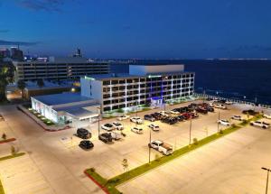Photo #6 of Holiday Inn Express Corpus Christi - Beachfront by IHG in Corpus Christi, TX